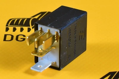 Реле 12В (micro) JCB (BOSCH) 332/C3148 (1)